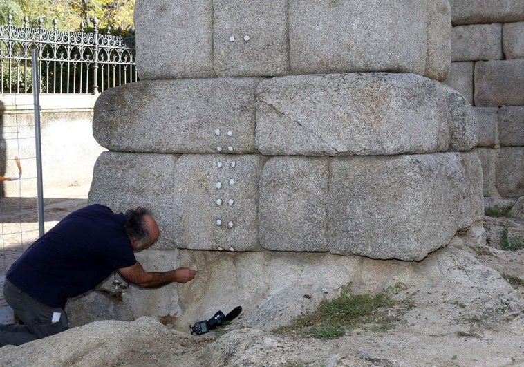 Los apoyos de las pilas 69 y 70 del Acueducto presentan «graves» problemas que urge atajar